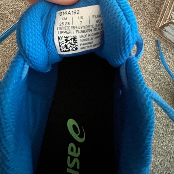 BNWT ASICS runners - Picture 3 of 3